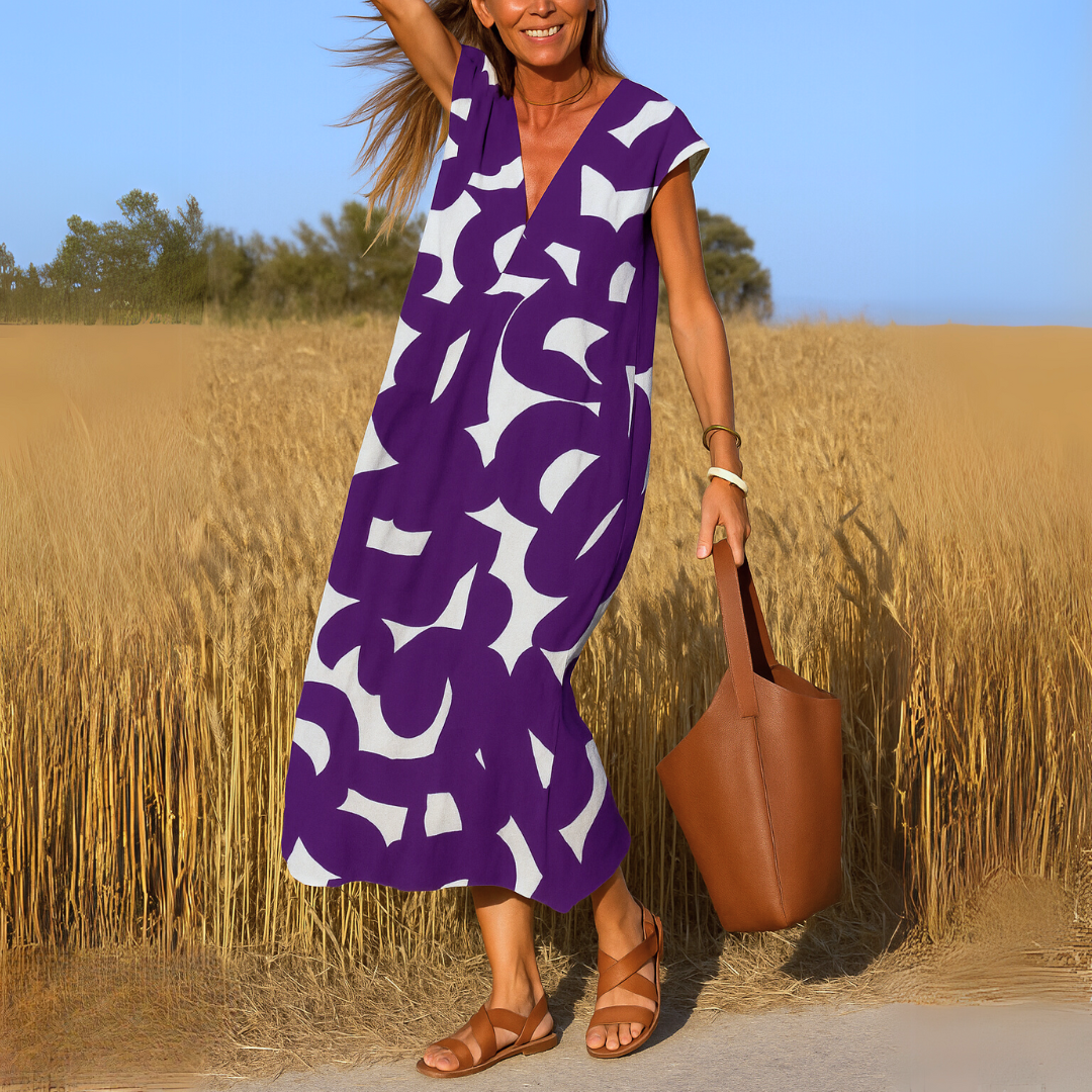 Kelly | Lightweight Floral V-Neck Dress with Flattering Fit